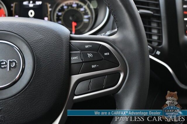 2020 Jeep Cherokee Latitude Plus / 4X4 / 2-Way Compustar Auto Start / Power Leather Trimmed Seats / Blind Spot Alert / Apple CarPlay & Android Auto / USB Input / Back Up Camera / Cruise Control / New Tires / Only 62k Miles Anchorage AK