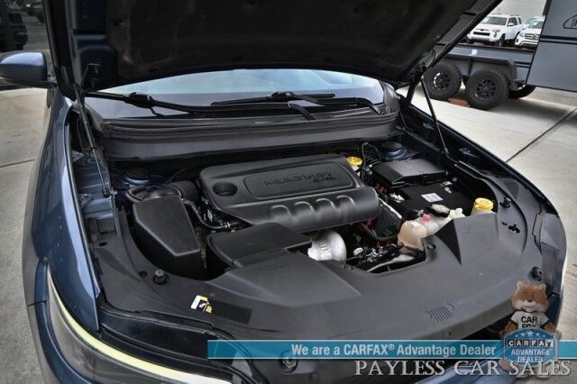 2020 Jeep Cherokee Latitude Plus / 4X4 / 2-Way Compustar Auto Start / Power Leather Trimmed Seats / Blind Spot Alert / Apple CarPlay & Android Auto / USB Input / Back Up Camera / Cruise Control / New Tires / Only 62k Miles Anchorage AK