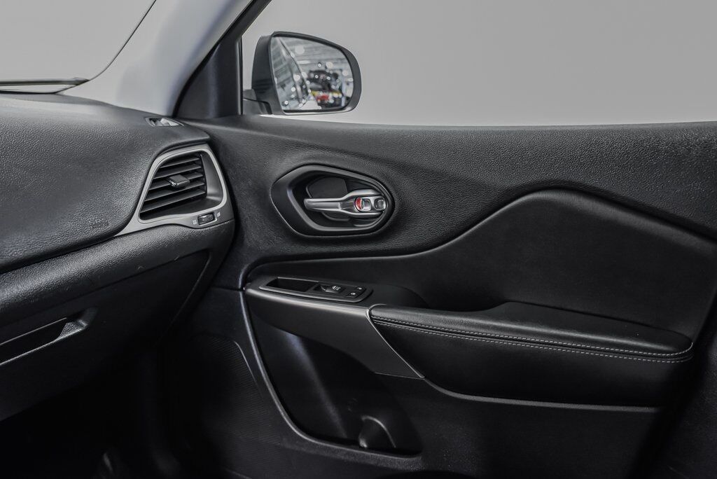 2020 Jeep Cherokee Latitude Plus Akron OH