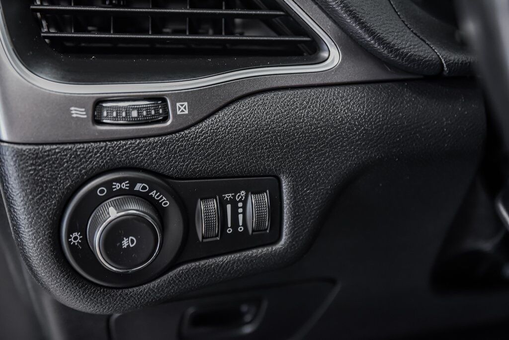 2020 Jeep Cherokee Latitude Plus Akron OH