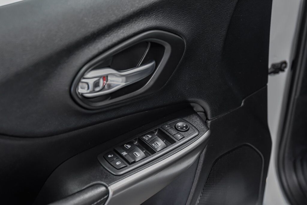 2020 Jeep Cherokee Latitude Plus Akron OH