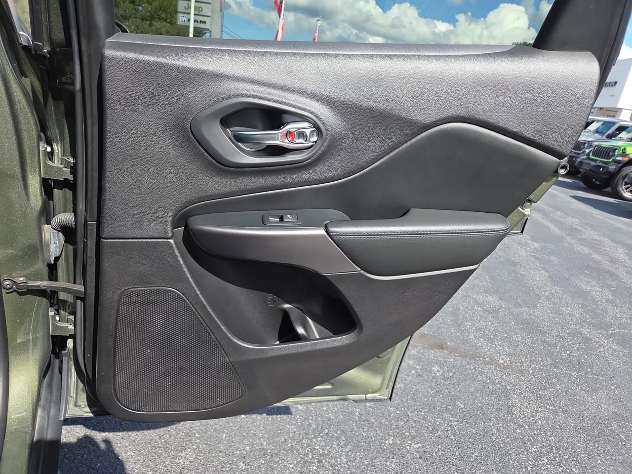 2020 Jeep Cherokee Latitude Plus HAMBURG PA