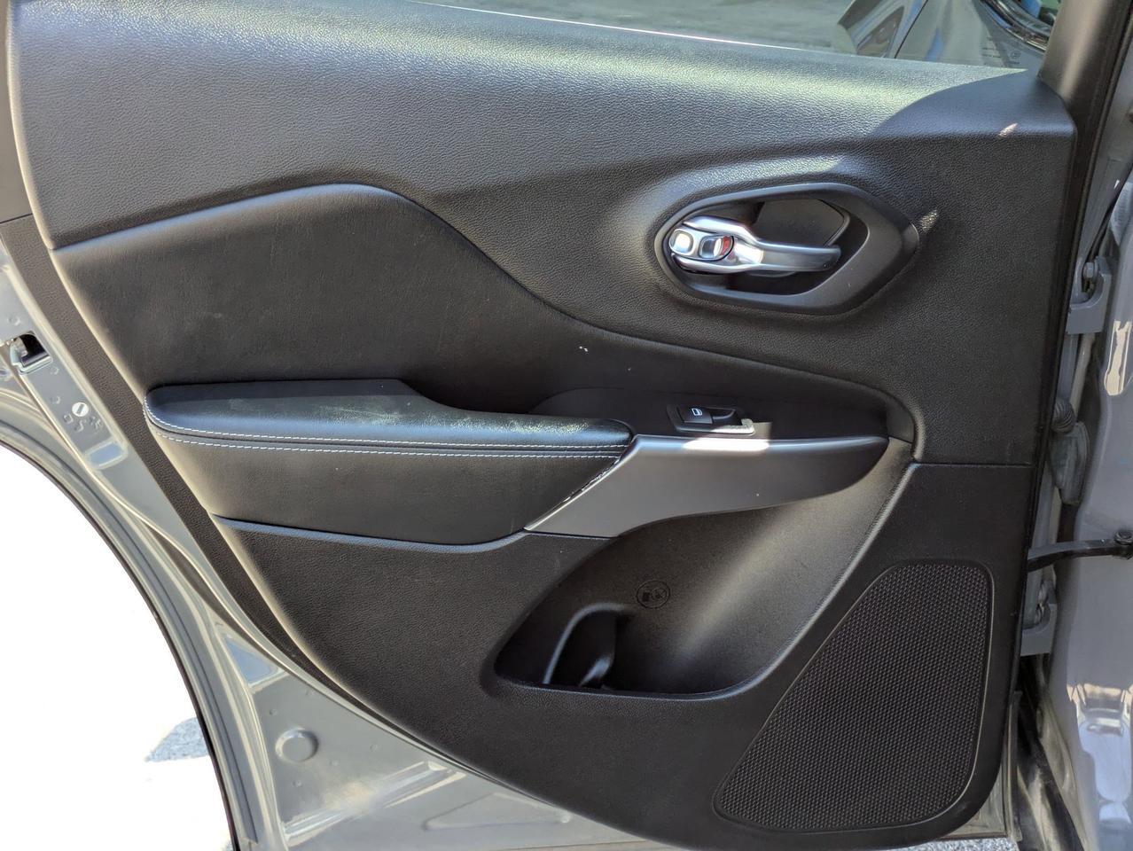 2020 Jeep Cherokee Latitude Plus Castroville TX