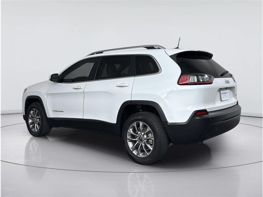 2020 Jeep Cherokee Latitude Plus Sport Utility 4D