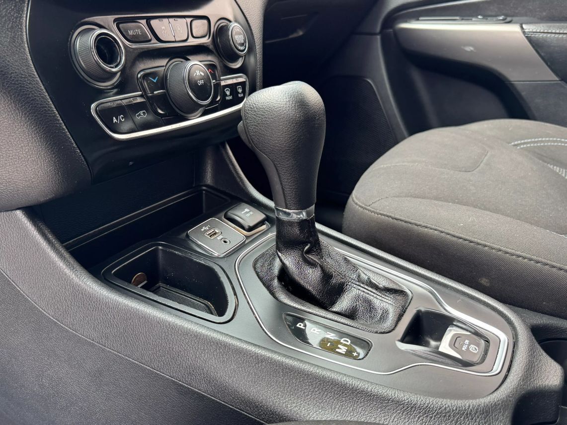 2020 Jeep Cherokee Latitude Sport Utility 4D