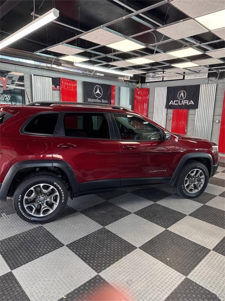 2020 Jeep Cherokee Trailhawk Royal Oak MI
