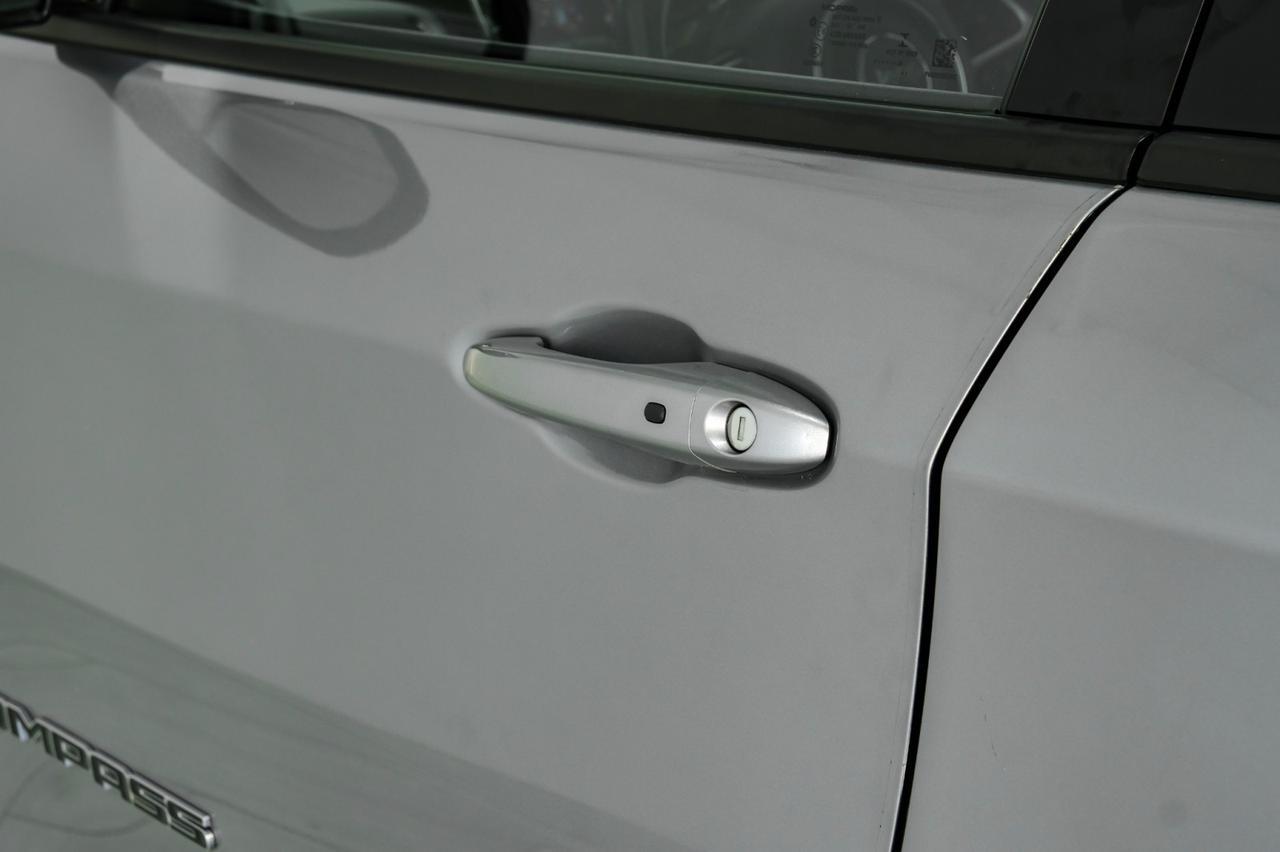 2020 Jeep Compass LATITUDE 4WD AUTOMATIC SUN AND SAFETY PKG BLIND SPOT PANORAMA RE Carrollton TX