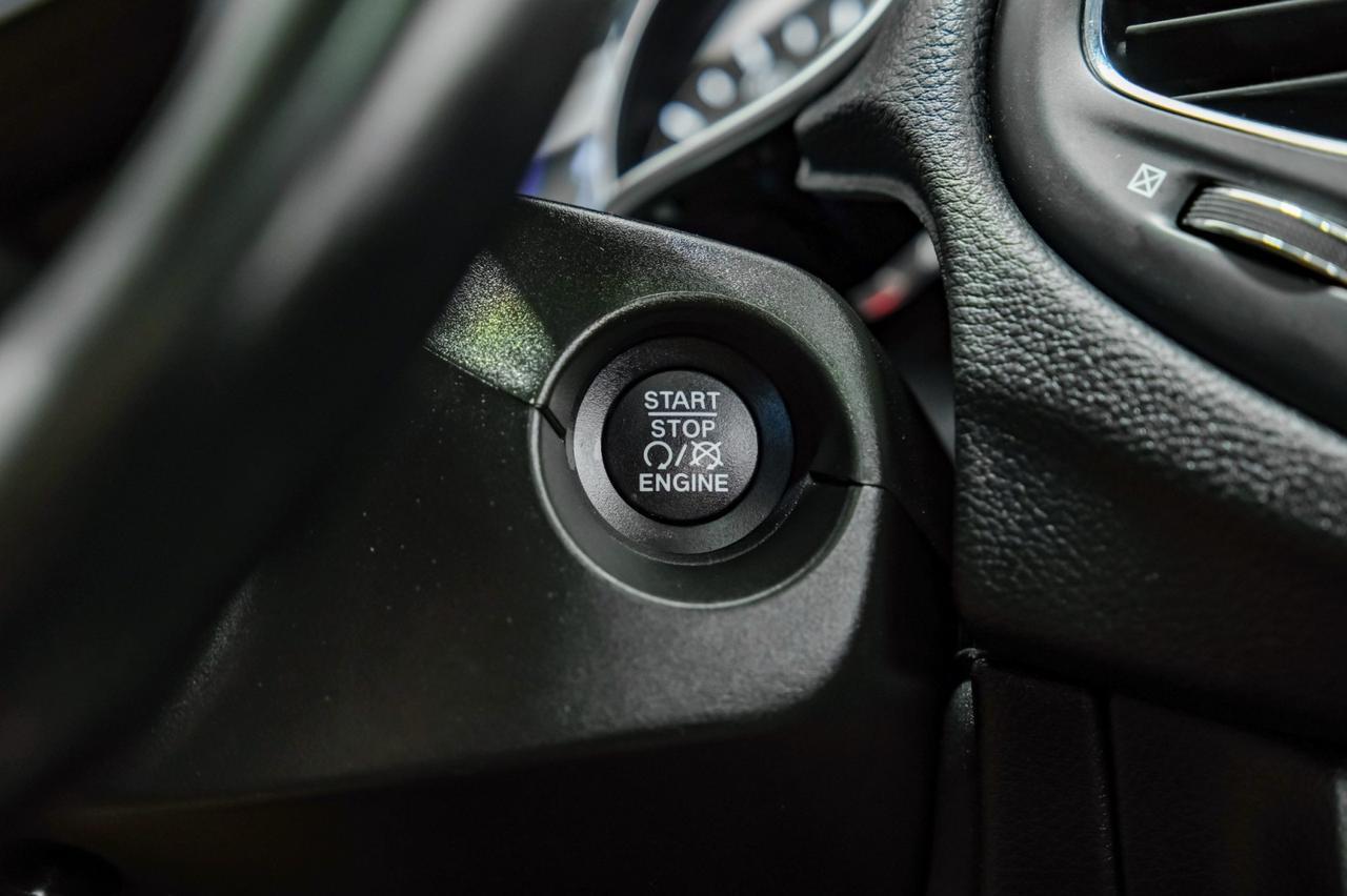 2020 Jeep Compass LATITUDE 4WD AUTOMATIC SUN AND SAFETY PKG BLIND SPOT PANORAMA RE Carrollton TX