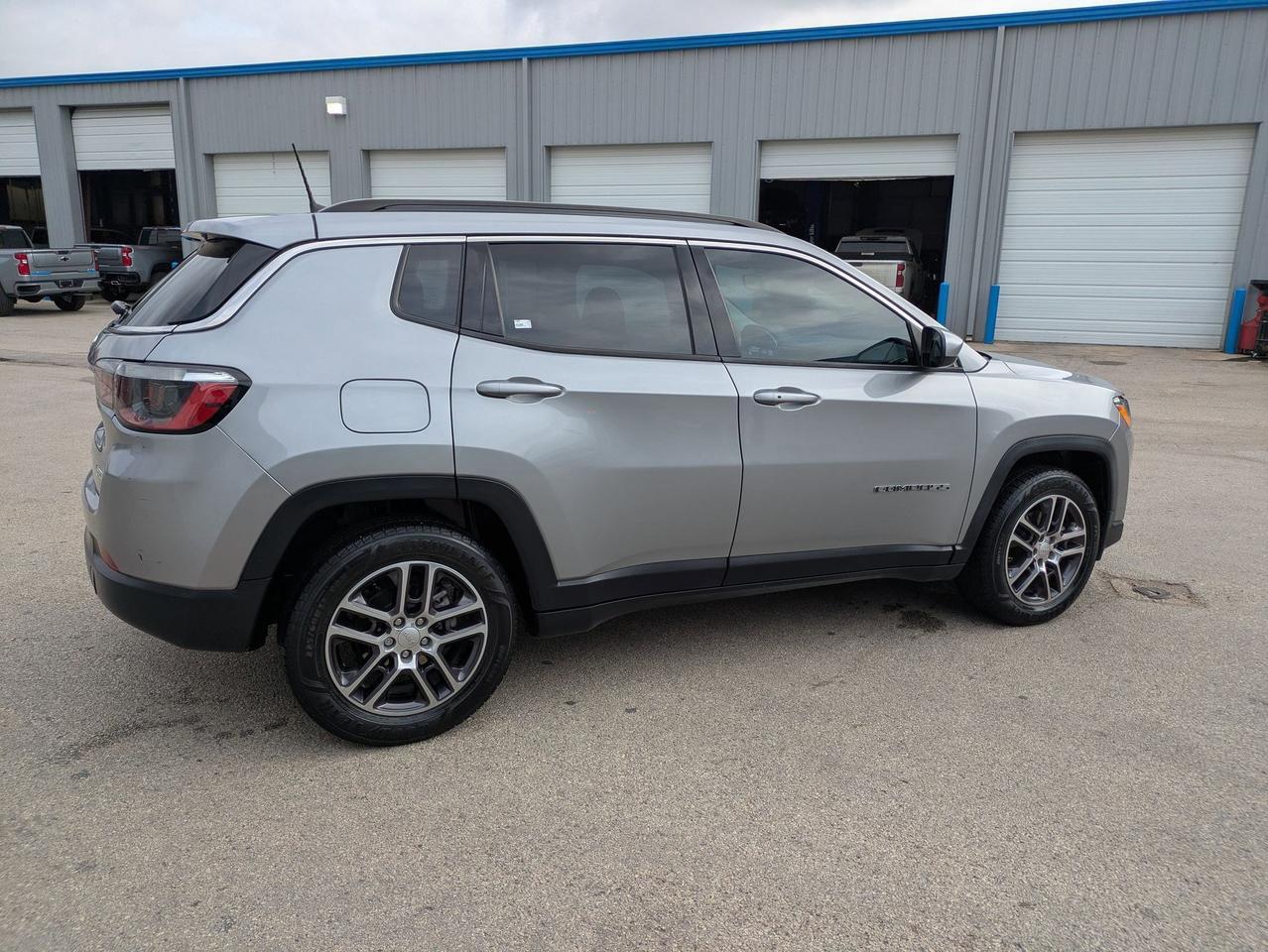 2020 Jeep Compass Latitude w/Sun/Wheel Pkg Castroville TX