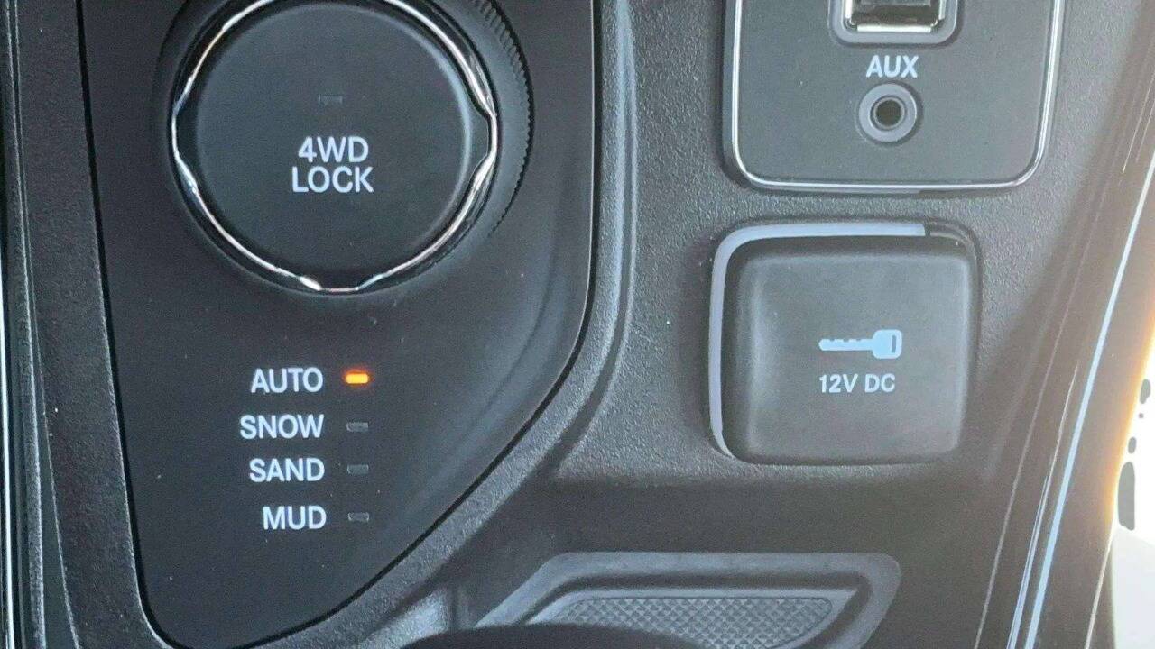 2020 Jeep Compass Limited 4x4 4dr SUV Chesterfield MI