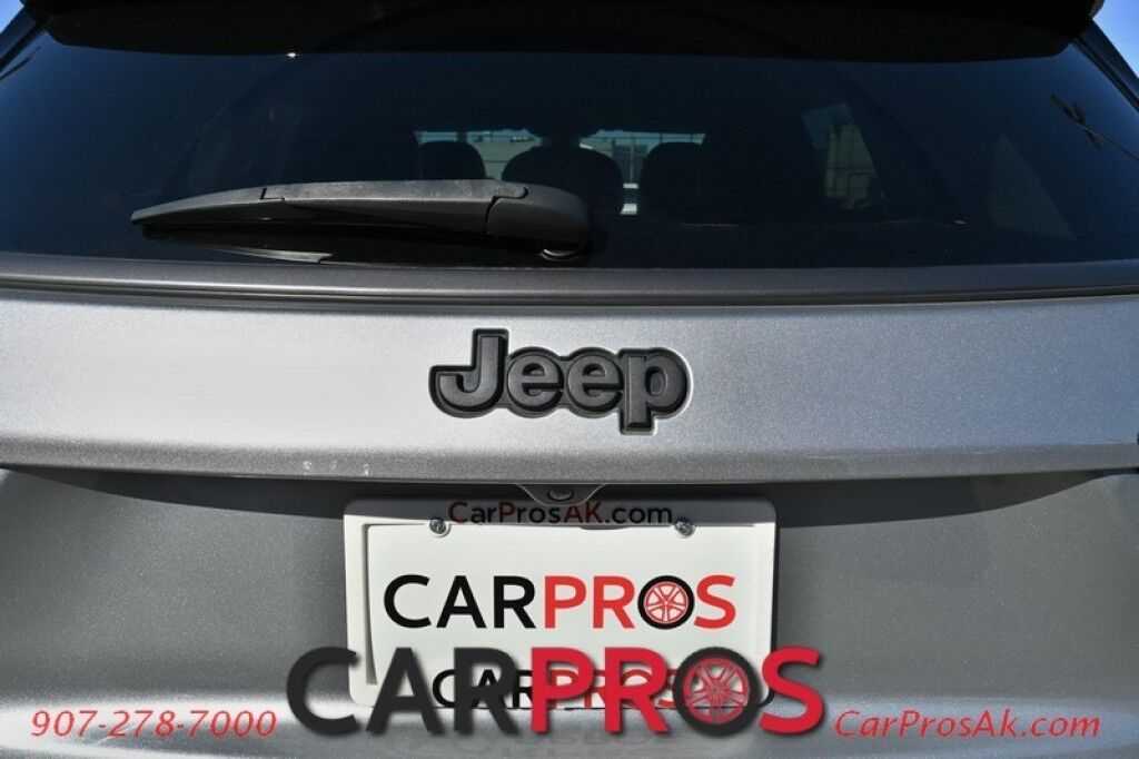 2020 Jeep Compass Trailhawk - 4X4 - Off Road Suspension - Premium Cloth / Leather Bucket Seats - Bluetooth - Apple & Google Play & Android Auto - Air Conditioning - Power Windows & Door Locks - Aluminum Wheels - Fog Lights Anchorage AK
