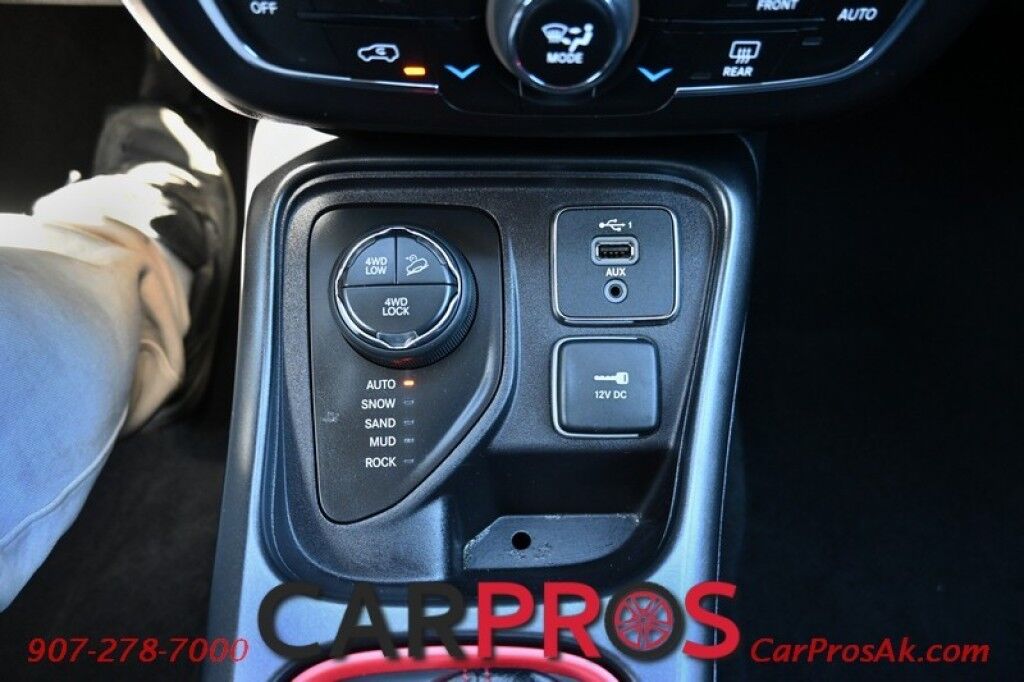 2020 Jeep Compass Trailhawk - 4X4 - Off Road Suspension - Premium Cloth / Leather Bucket Seats - Bluetooth - Apple & Google Play & Android Auto - Air Conditioning - Power Windows & Door Locks - Aluminum Wheels - Fog Lights Anchorage AK