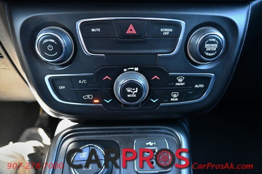 2020 Jeep Compass Trailhawk - 4X4 - Off Road Suspension - Premium Cloth / Leather Bucket Seats - Bluetooth - Apple & Google Play & Android Auto - Air Conditioning - Power Windows & Door Locks - Aluminum Wheels - Fog Lights Anchorage AK