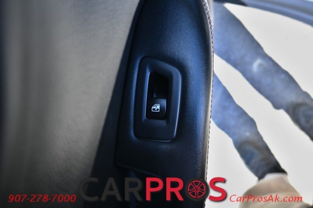 2020 Jeep Compass Trailhawk - 4X4 - Off Road Suspension - Premium Cloth / Leather Bucket Seats - Bluetooth - Apple & Google Play & Android Auto - Air Conditioning - Power Windows & Door Locks - Aluminum Wheels - Fog Lights Anchorage AK