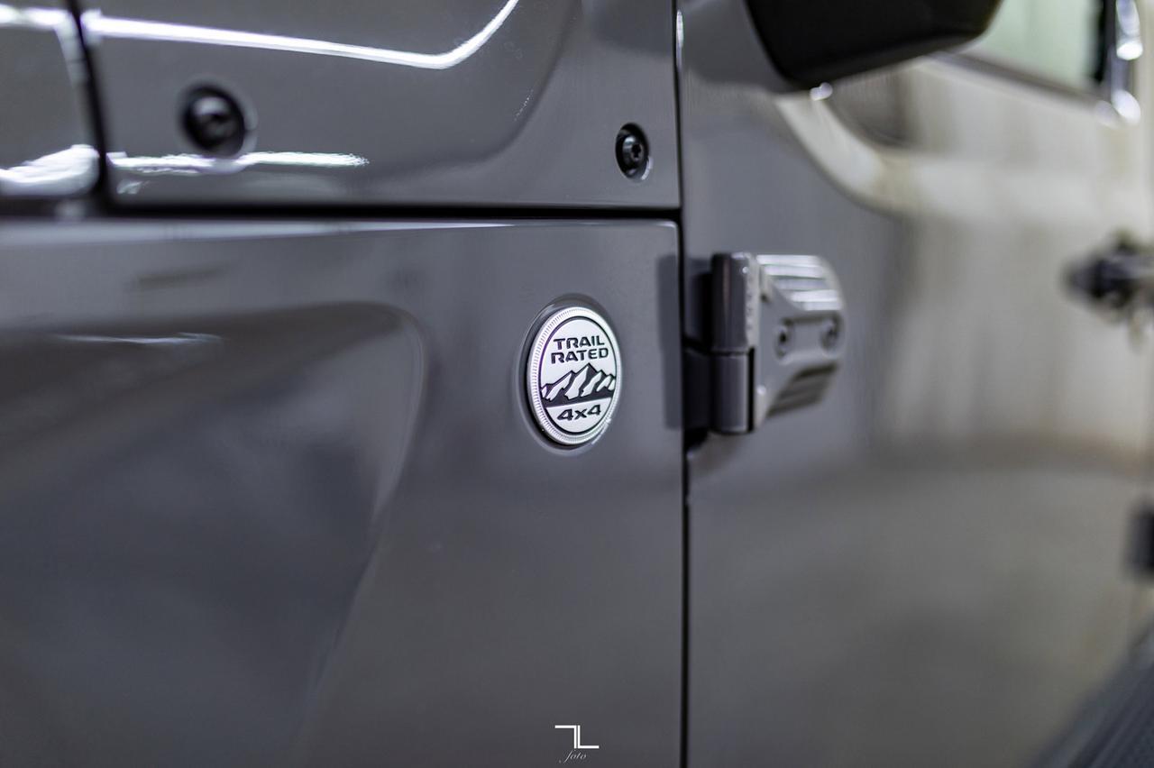 2020 Jeep Gladiator 4x4 Sport S BCam Red Deer AB