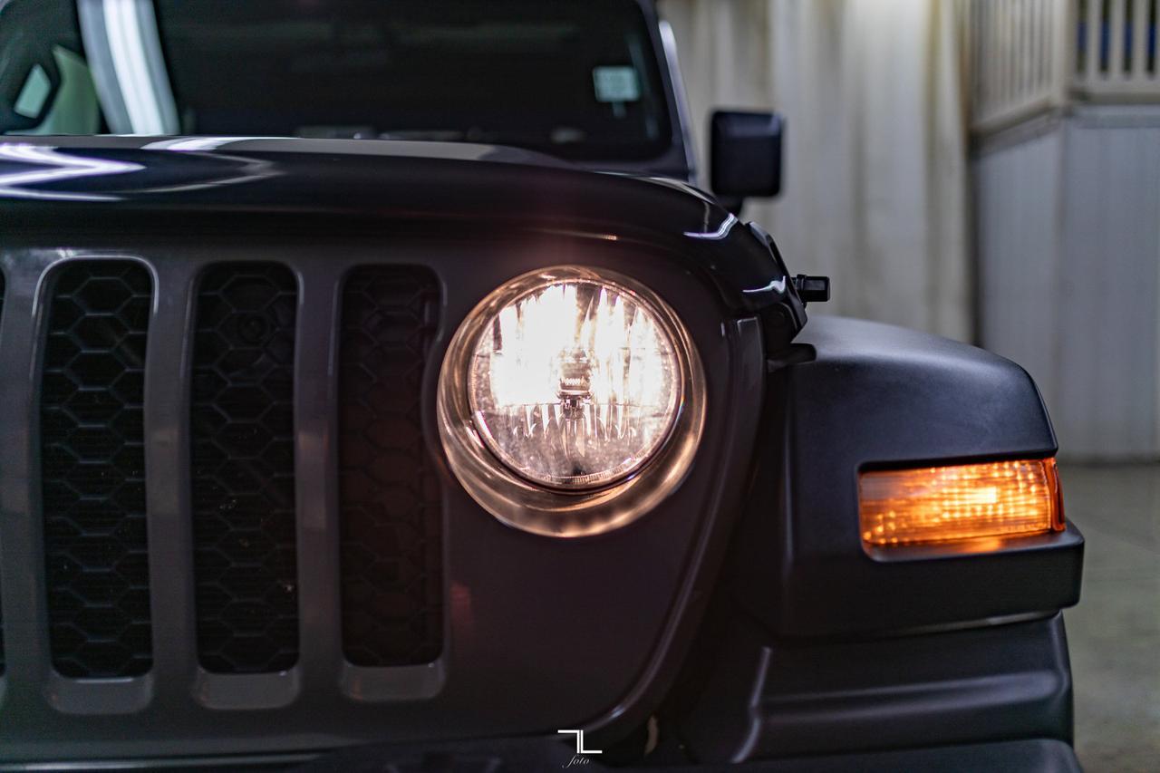 2020 Jeep Gladiator 4x4 Sport S BCam Red Deer AB