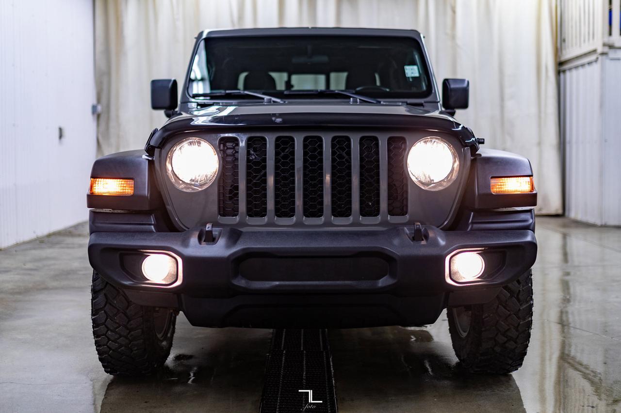 2020 Jeep Gladiator 4x4 Sport S BCam Red Deer AB
