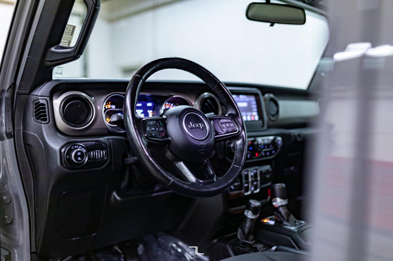 2020 Jeep Gladiator 4x4 Sport S BCam Red Deer AB