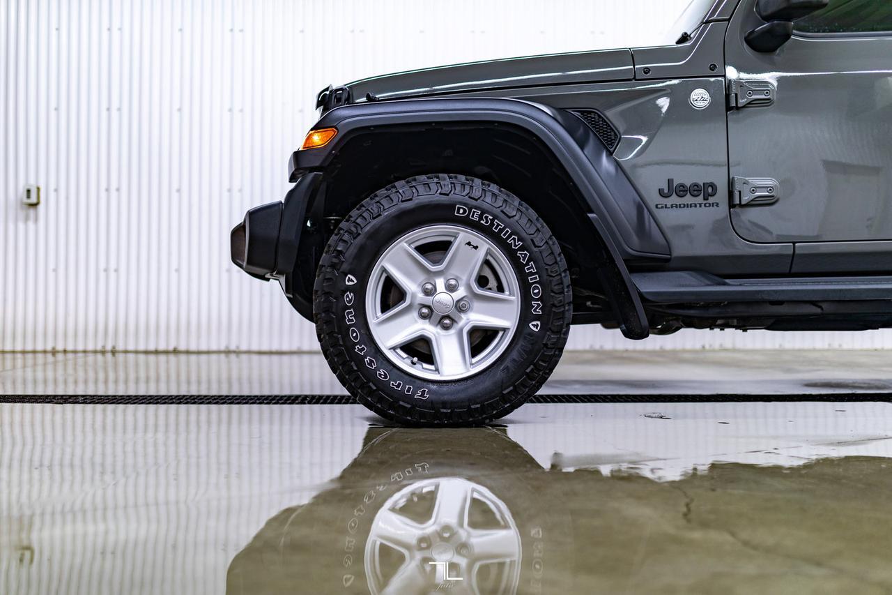 2020 Jeep Gladiator 4x4 Sport S BCam Red Deer AB