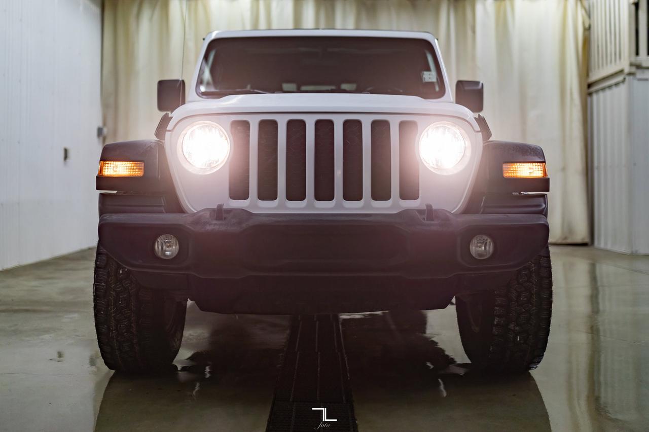 2020 Jeep Gladiator 4x4 Sport S BCam Red Deer AB