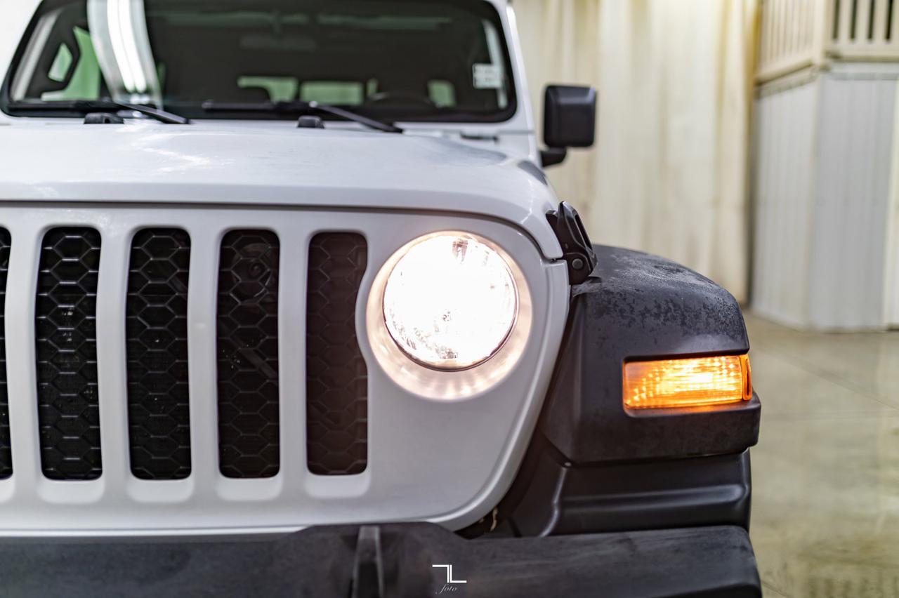 2020 Jeep Gladiator 4x4 Sport S BCam Red Deer AB