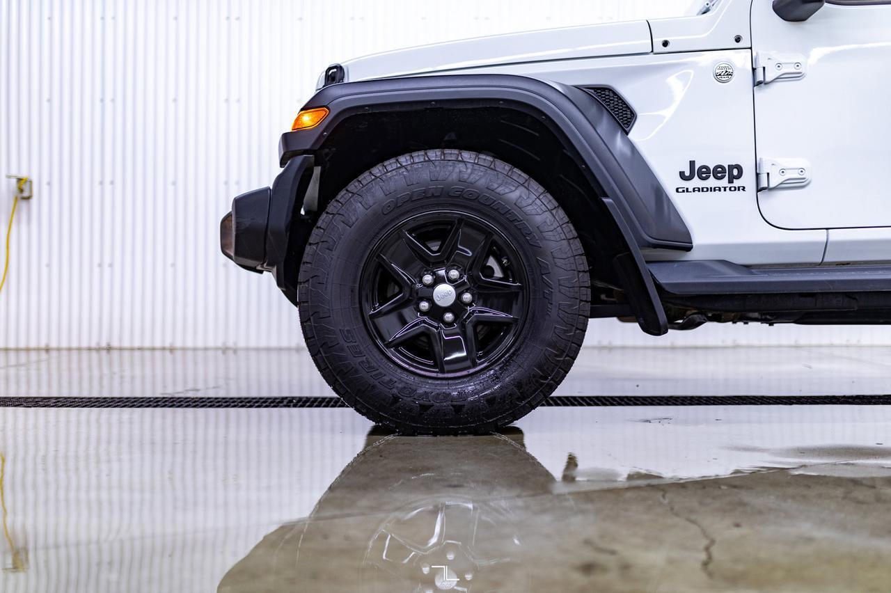 2020 Jeep Gladiator 4x4 Sport S BCam Red Deer AB