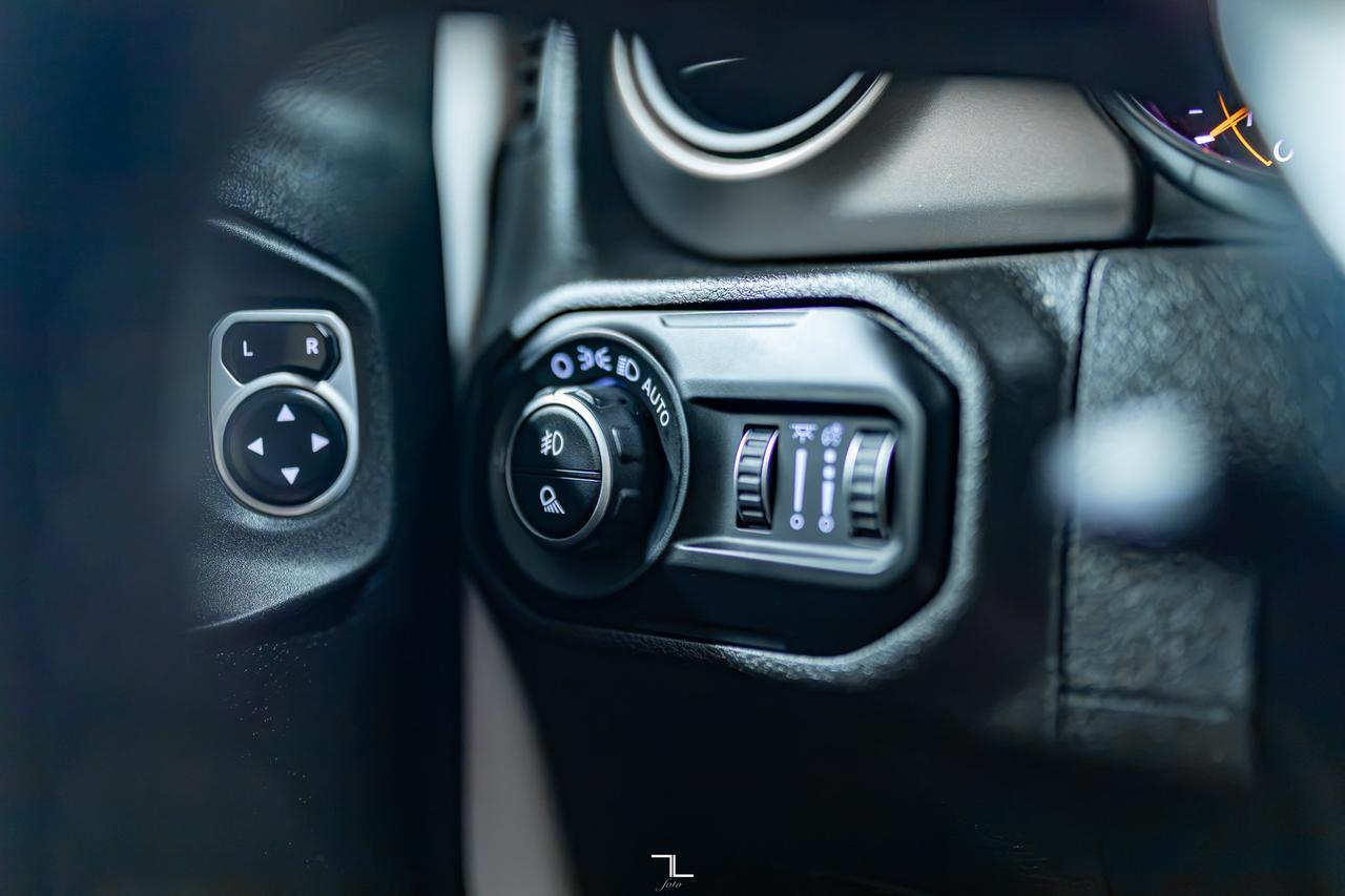 2020 Jeep Gladiator 4x4 Sport S Rocky Mountain Edition Winch BCam Red Deer AB
