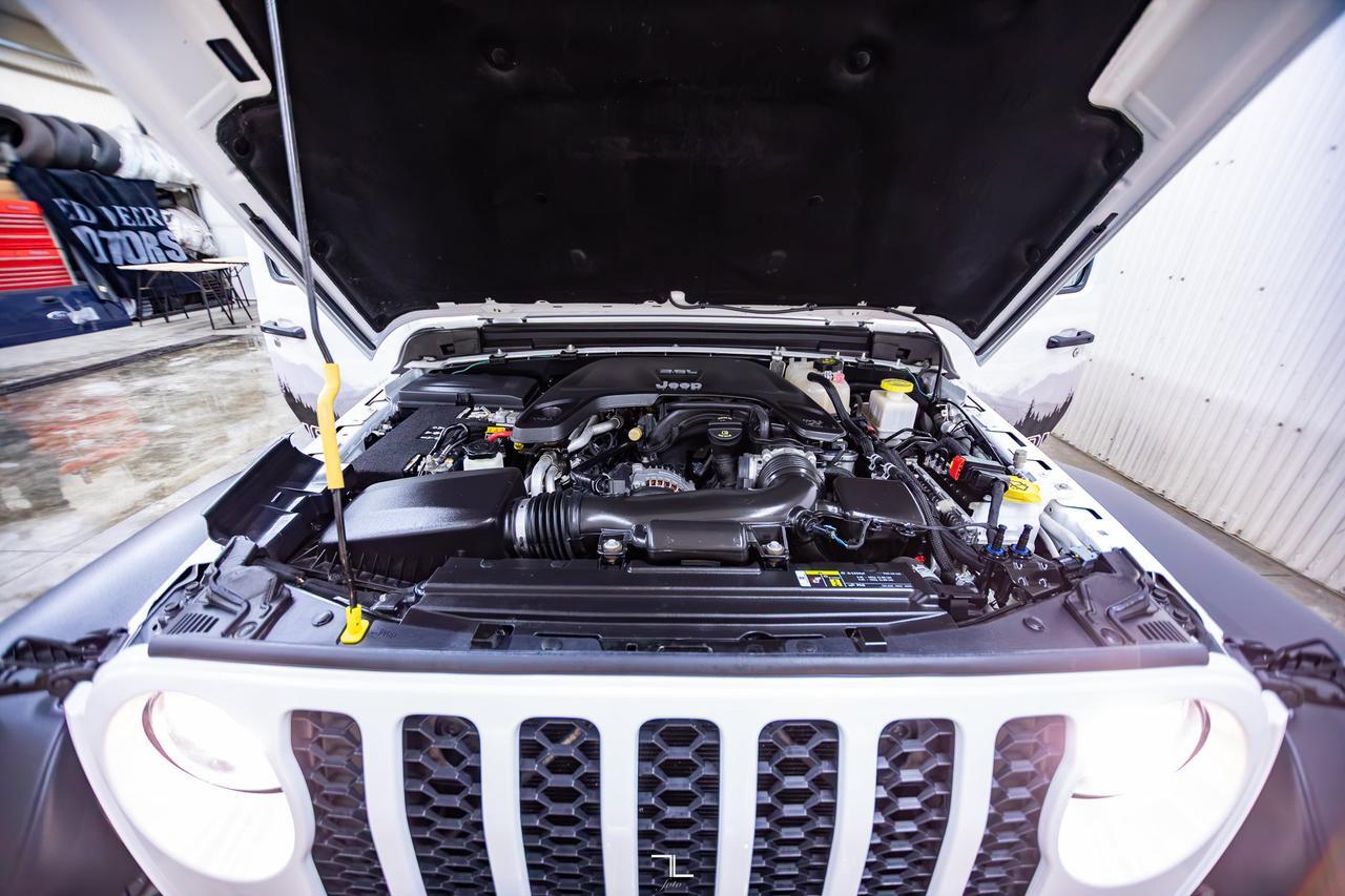 2020 Jeep Gladiator 4x4 Sport S Rocky Mountain Edition Winch BCam Red Deer AB