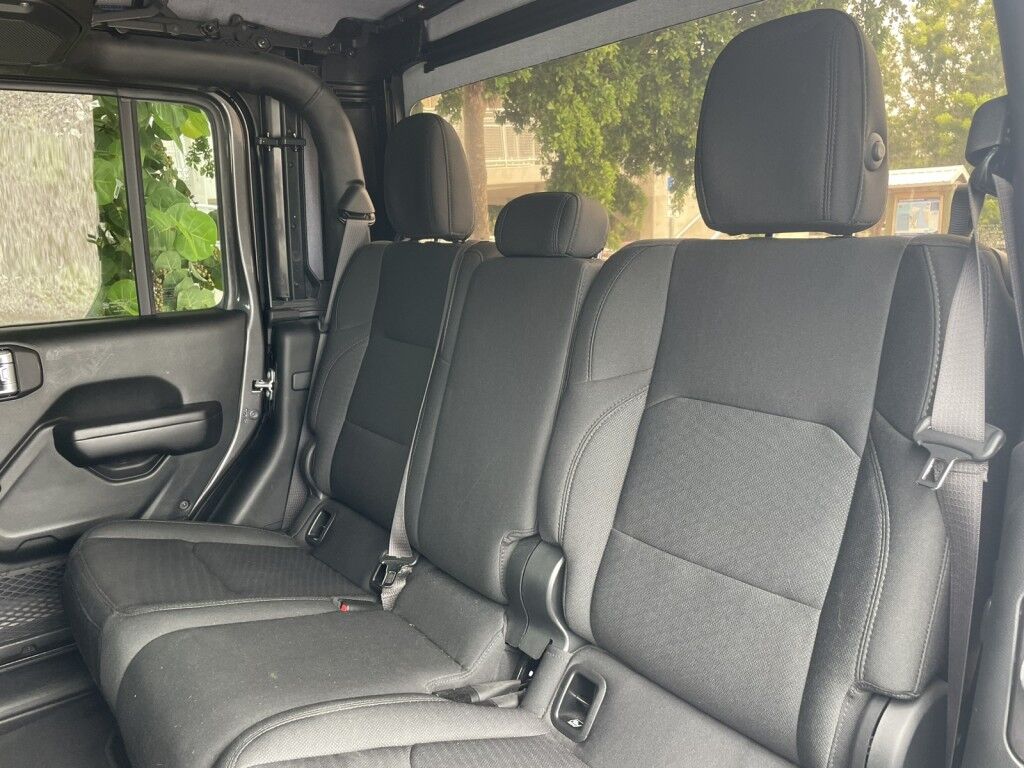 2020 Jeep Gladiator ALTITUDE~LOW MILES!!!!~ONLINE FINANCE AND SHIPPING AVAILABLE Sarasota FL