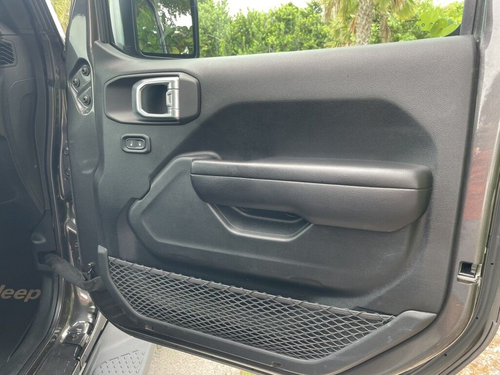 2020 Jeep Gladiator ALTITUDE~LOW MILES!!!!~ONLINE FINANCE AND SHIPPING AVAILABLE Sarasota FL