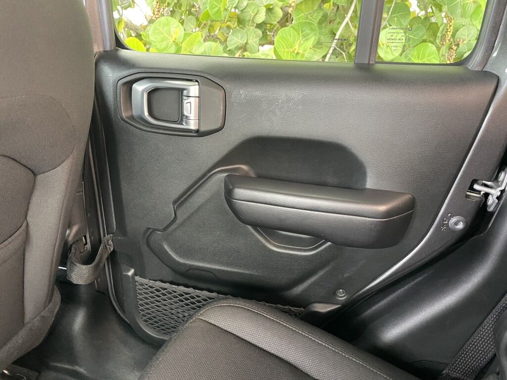2020 Jeep Gladiator ALTITUDE~LOW MILES!!!!~ONLINE FINANCE AND SHIPPING AVAILABLE Sarasota FL