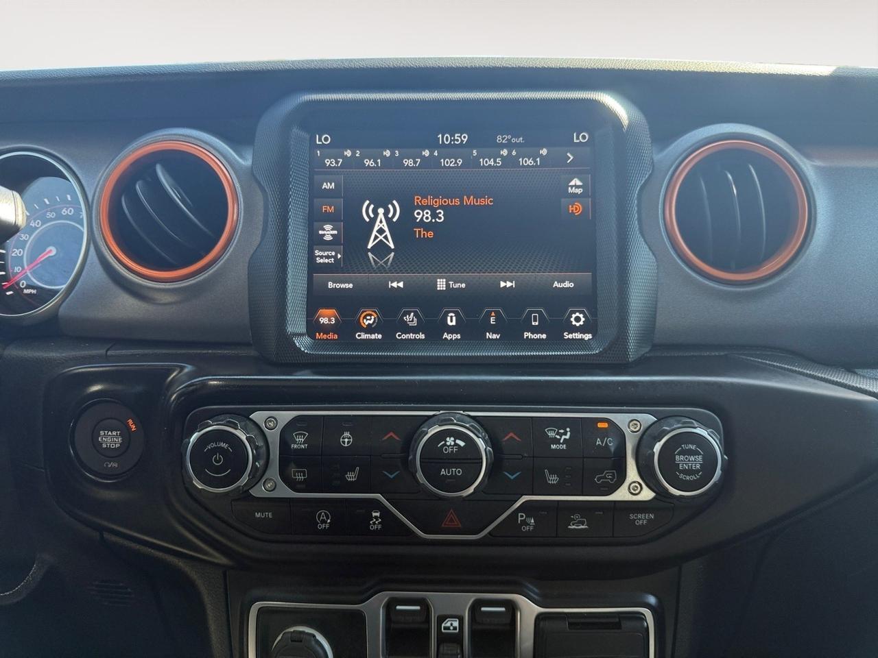 2020 Jeep Gladiator Mojave, TONNEAU COVER, TOW HOOKS, SLIDING REAR WINDOW, BACKUP CAMERA, APPLE CARPLAY/ANDROID AUTO, HEATED SEATS, HEATED STEERING WHEEL, LIFT KIT, 4X4, TOW PACKAGE, ALL WEATHER FLOOR MATS, LOW MILES, COME AND CHECK OUT THIS GLADITOR TODAY! Norfolk VA