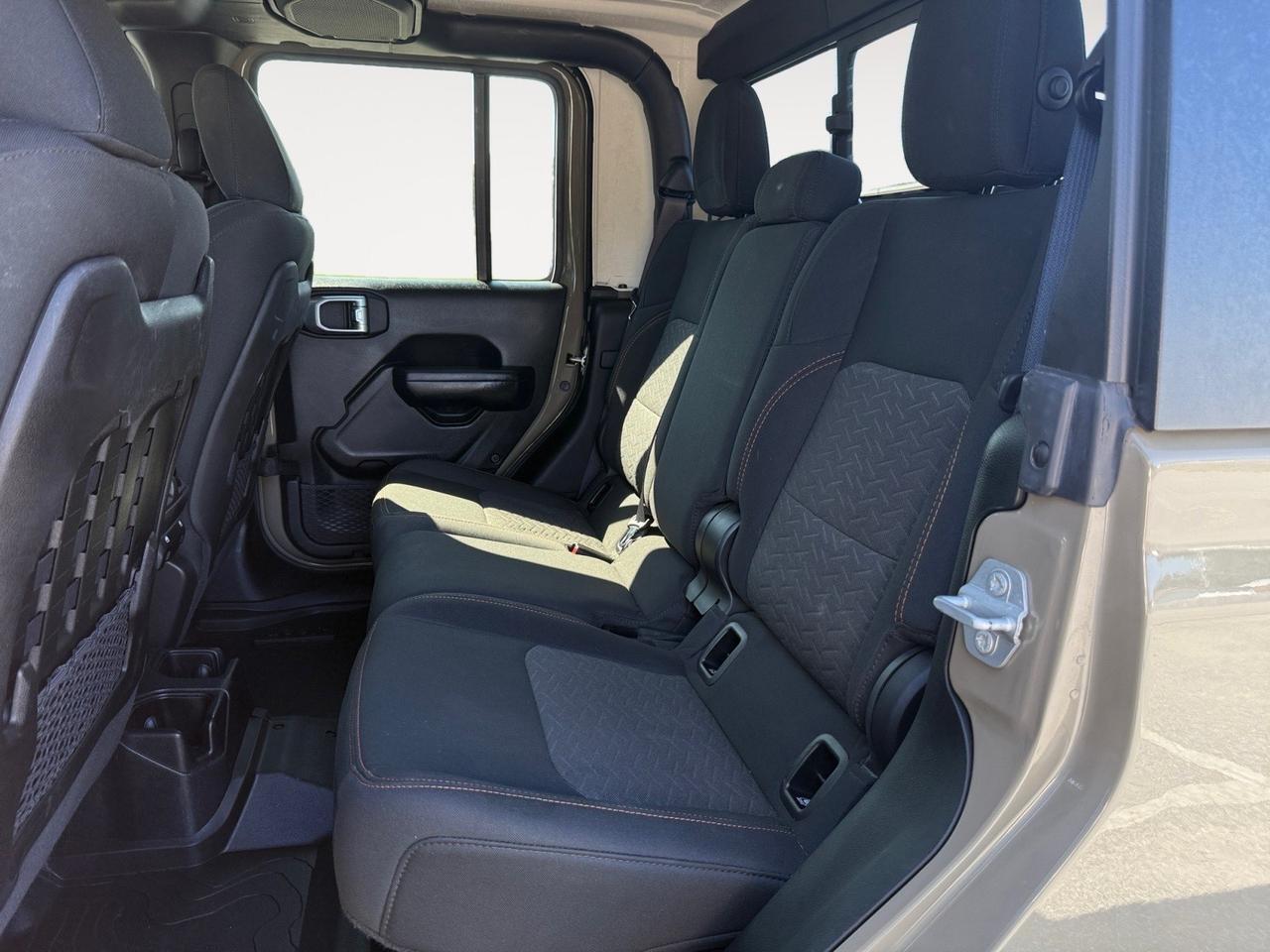 2020 Jeep Gladiator Mojave, TONNEAU COVER, TOW HOOKS, SLIDING REAR WINDOW, BACKUP CAMERA, APPLE CARPLAY/ANDROID AUTO, HEATED SEATS, HEATED STEERING WHEEL, LIFT KIT, 4X4, TOW PACKAGE, ALL WEATHER FLOOR MATS, LOW MILES, COME AND CHECK OUT THIS GLADITOR TODAY! Norfolk VA
