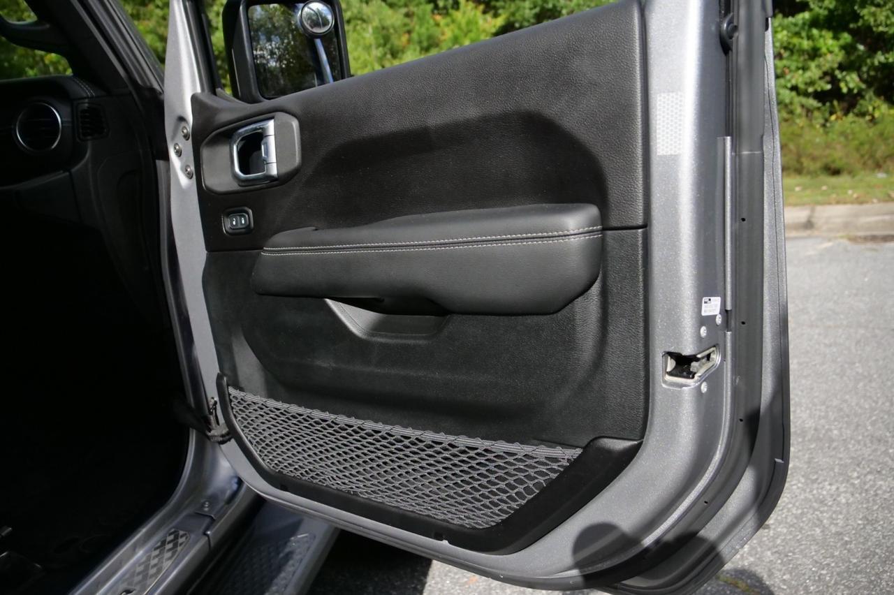 2020 Jeep Gladiator Overland 4X4 / UPGADES / LED Lighting / Heated Seats! Lincolnton NC