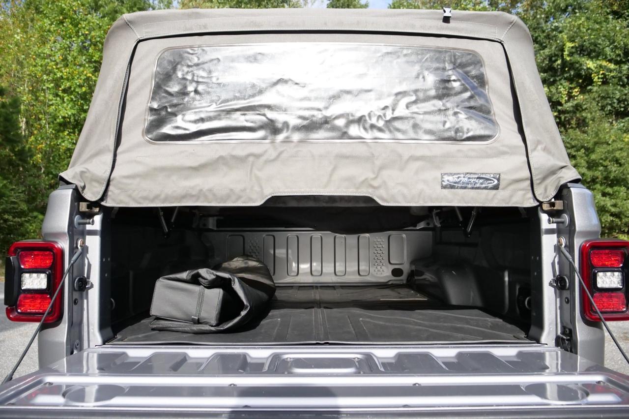 2020 Jeep Gladiator Overland 4X4 / UPGADES / LED Lighting / Heated Seats! Lincolnton NC