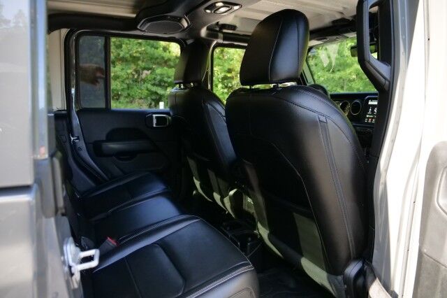 2020 Jeep Gladiator Overland 4X4 / Wheels & Tires / Heated Seats / LED Group! High Point NC