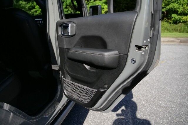 2020 Jeep Gladiator Overland 4X4 / Wheels & Tires / Heated Seats / LED Group! High Point NC