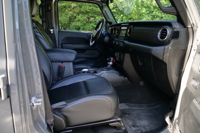 2020 Jeep Gladiator Overland 4X4 / Wheels & Tires / Heated Seats / LED Group! High Point NC