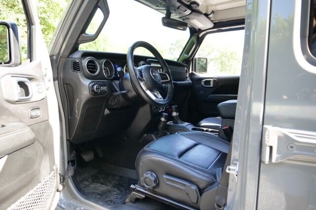 2020 Jeep Gladiator Overland 4X4 / Wheels & Tires / Heated Seats / LED Group! High Point NC
