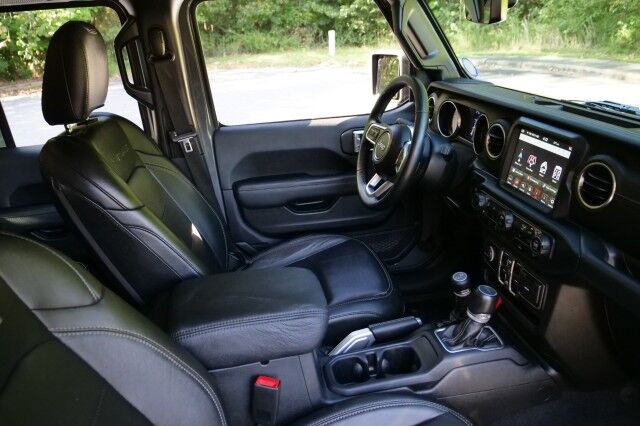 2020 Jeep Gladiator Overland 4X4 / Wheels & Tires / Heated Seats / LED Group! High Point NC