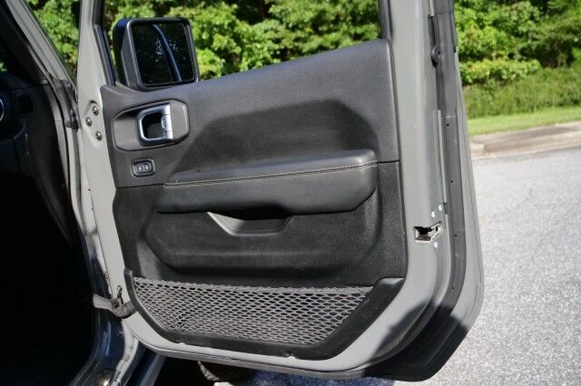 2020 Jeep Gladiator Overland 4X4 / Wheels & Tires / Heated Seats / LED Group! High Point NC