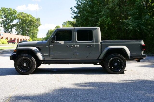 2020 Jeep Gladiator Overland 4X4 / Wheels & Tires / Heated Seats / LED Group! High Point NC