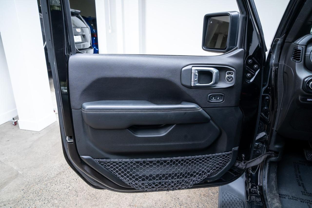 2020 Jeep Gladiator Overland 4x4 24G Package Cold Weather Group Portland OR