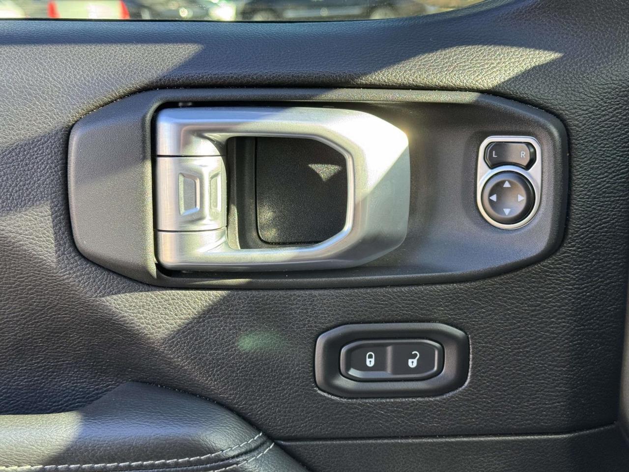 2020 Jeep Gladiator Overland Fredericksburg VA