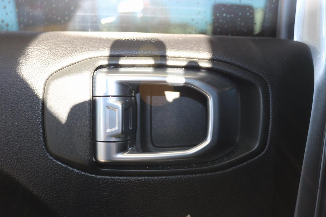 2020 Jeep Gladiator Overland Fredericksburg VA