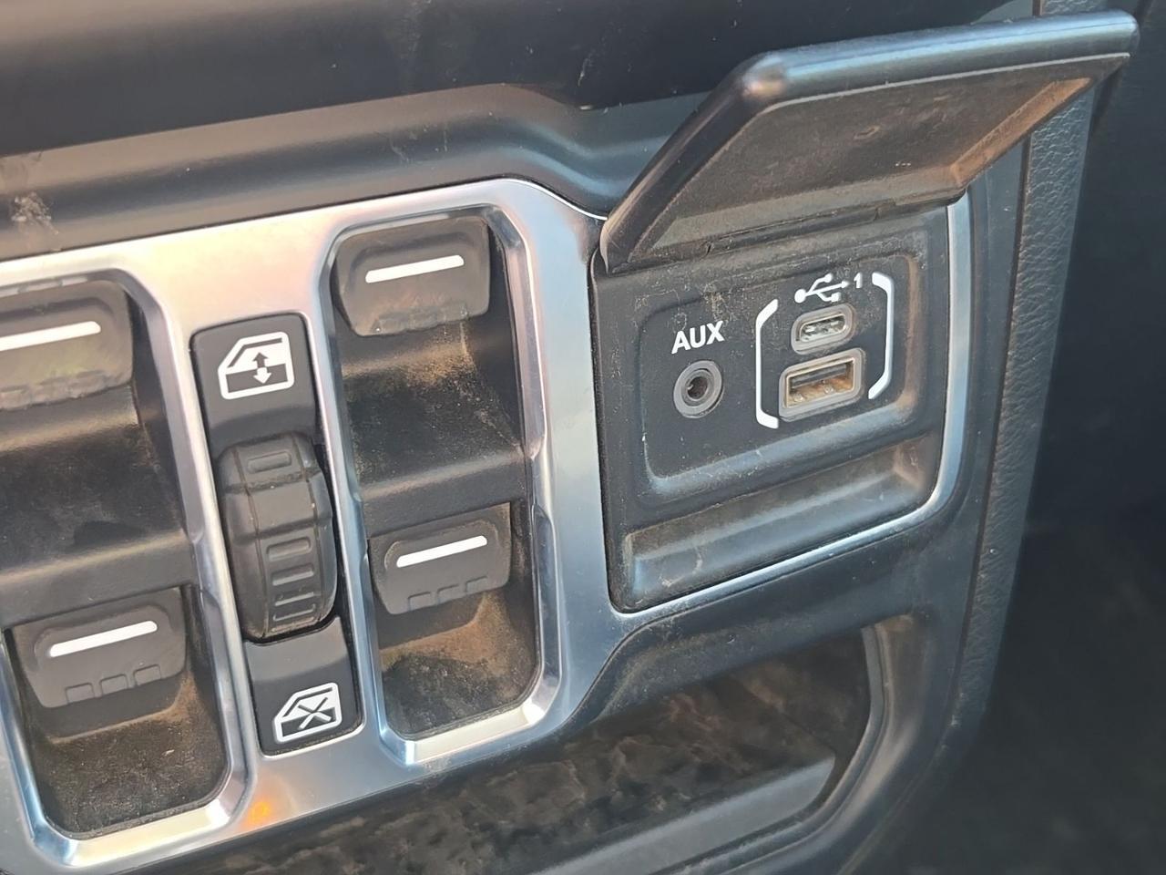 2020 Jeep Gladiator Overland Fredericksburg VA