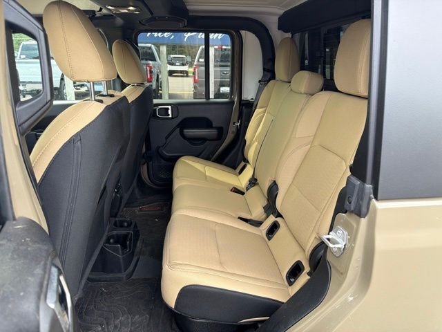 2020 Jeep Gladiator Sport Pine River MN
