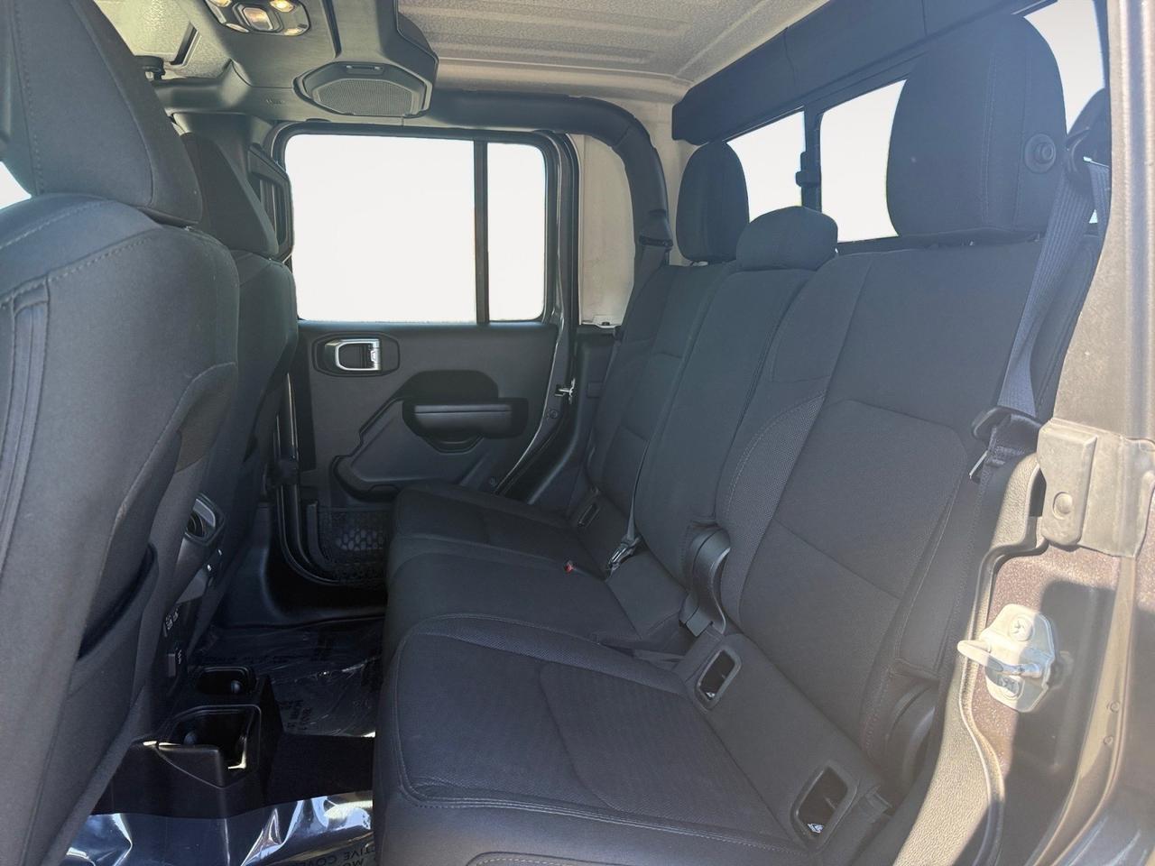 2020 Jeep Gladiator Sport S 4X4, HEATED SEATS, HEATED STEERING WHEEL, APPLE CARPLAY/ANDROID AUTO, BACKUP CAMERA, POWER/HEATED MIRRORS, TOW PACKAGE, UNIVERSAL GARAGE DOOR OPENER, REMOTE START, ONLY 1 OWNER, CLEAN CARFAX! Norfolk VA