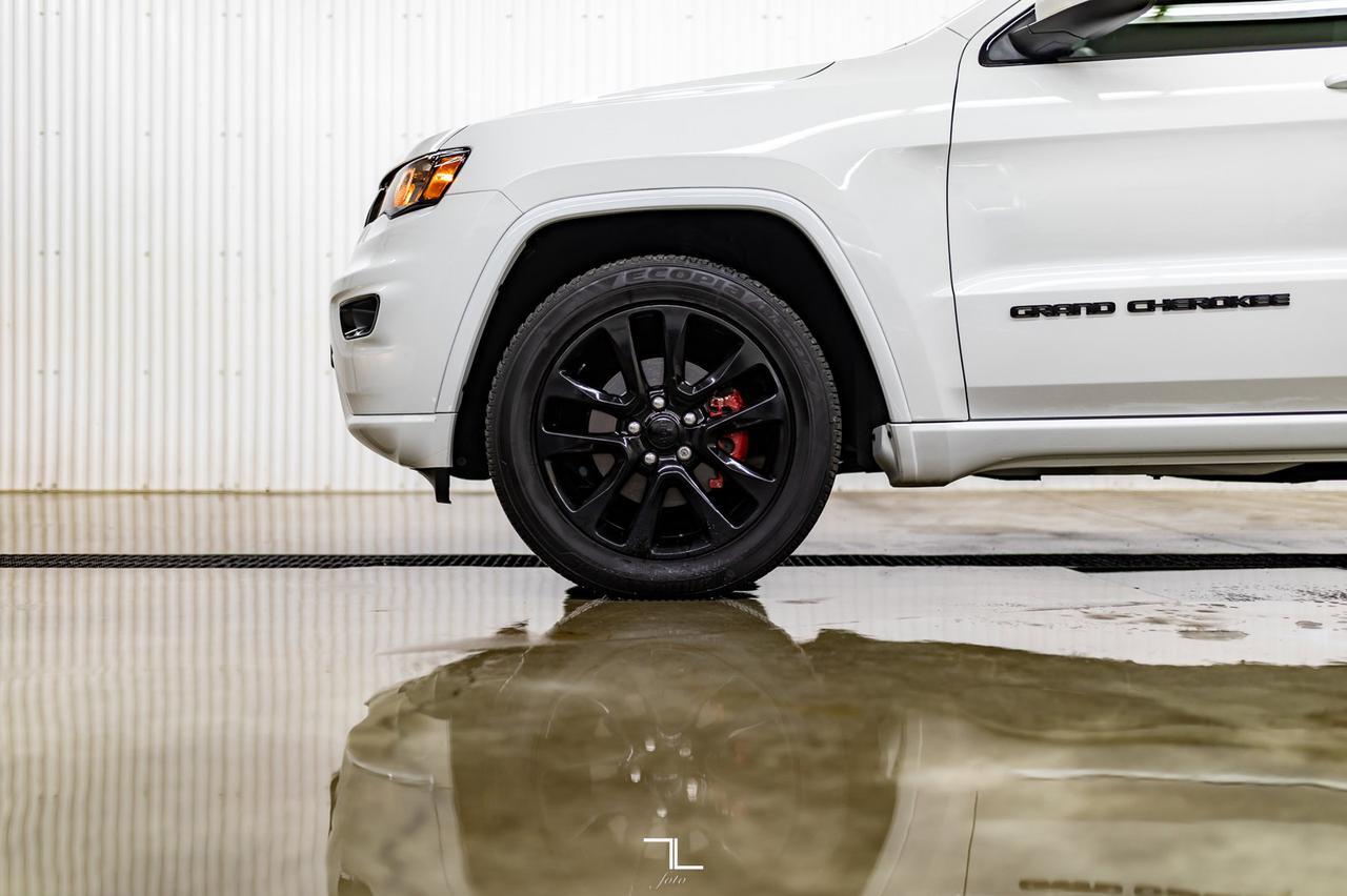 2020 Jeep Grand Cherokee 4x4 Altitude Laredo Leather Roof Nav BCam Red Deer AB