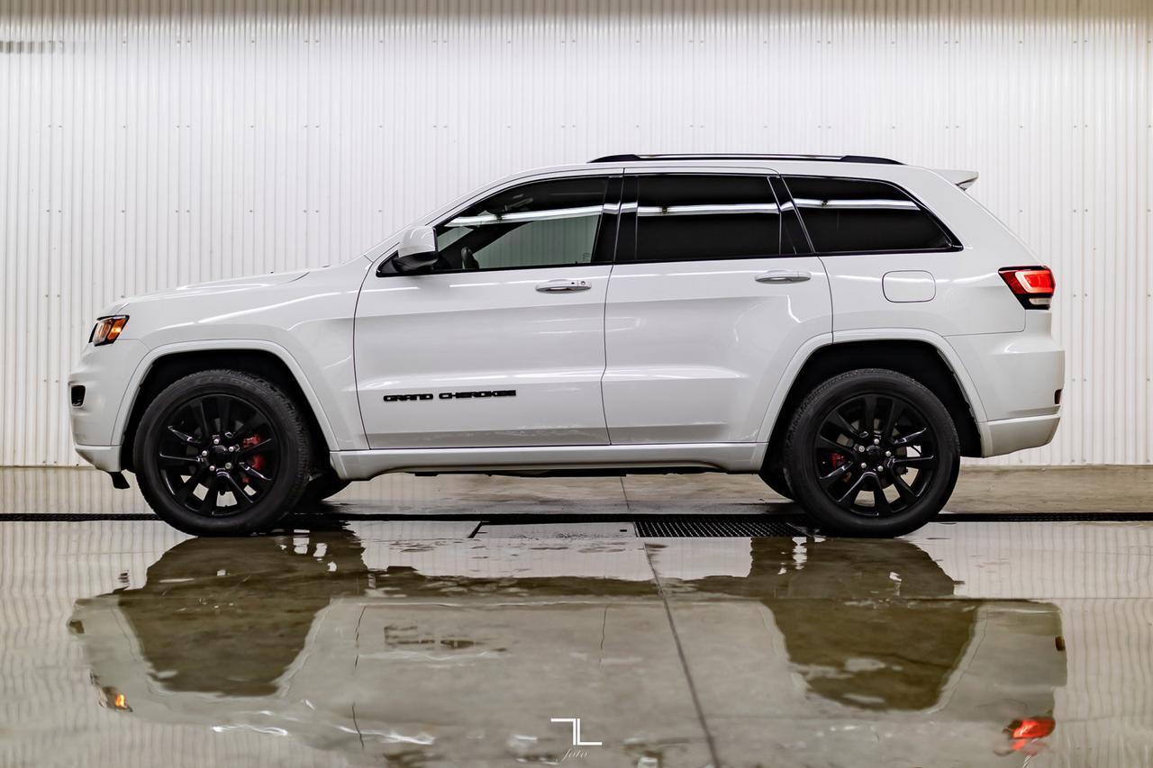 2020 Jeep Grand Cherokee 4x4 Altitude Laredo Leather Roof Nav BCam Red Deer AB